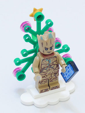 SH836 Holiday Groot with Phone and Stand