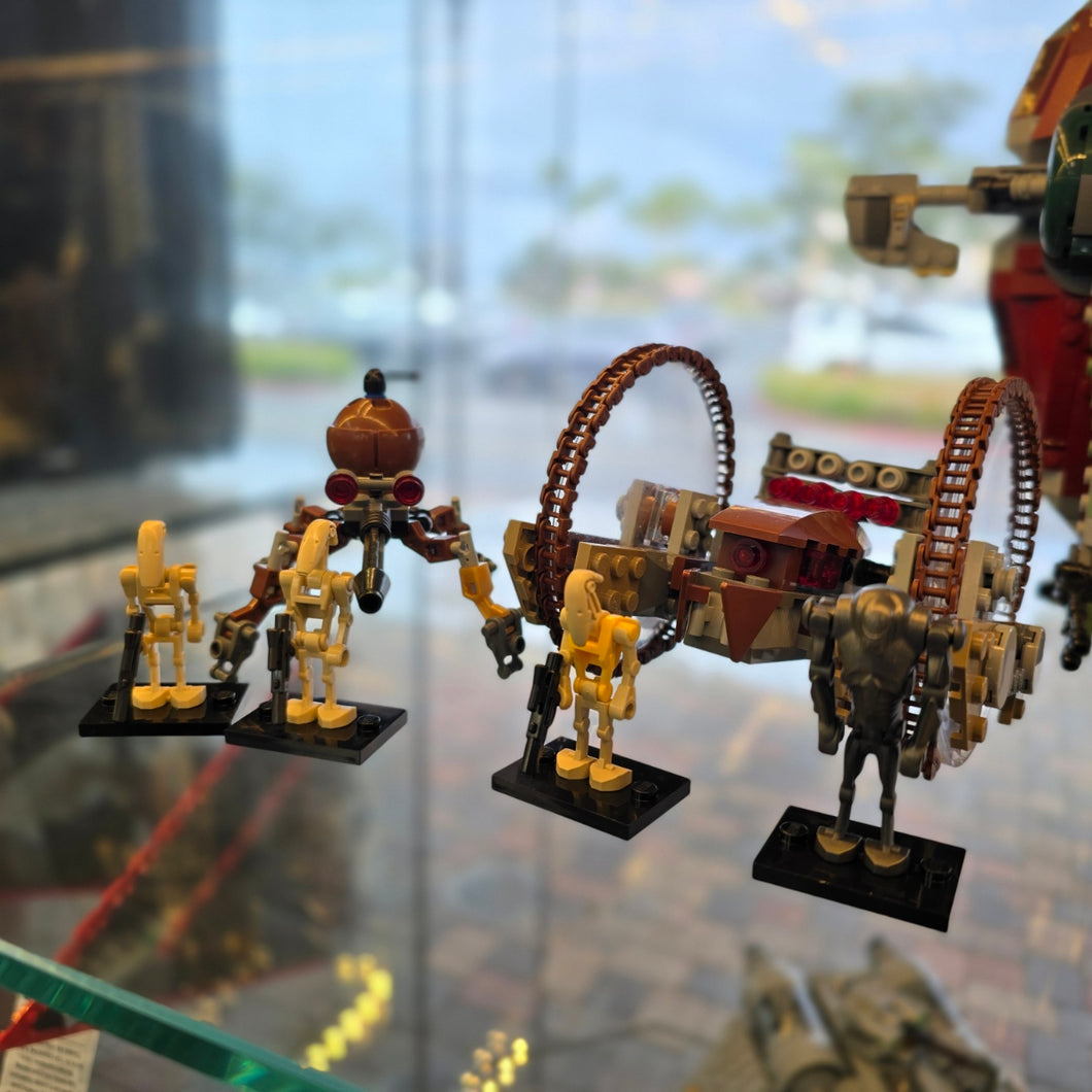 7670 Hailfire Droid & Spider Droid (Retired) (Previously Owned)