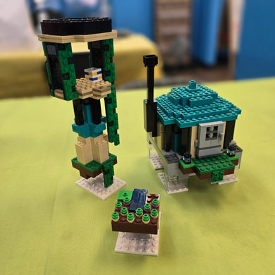 21173 LEGO Minecraft: The Sky Tower (Retired) (Previously Owned)