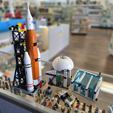 60351 LEGO Rocket Launch Center (Retired) (Previously Owned)