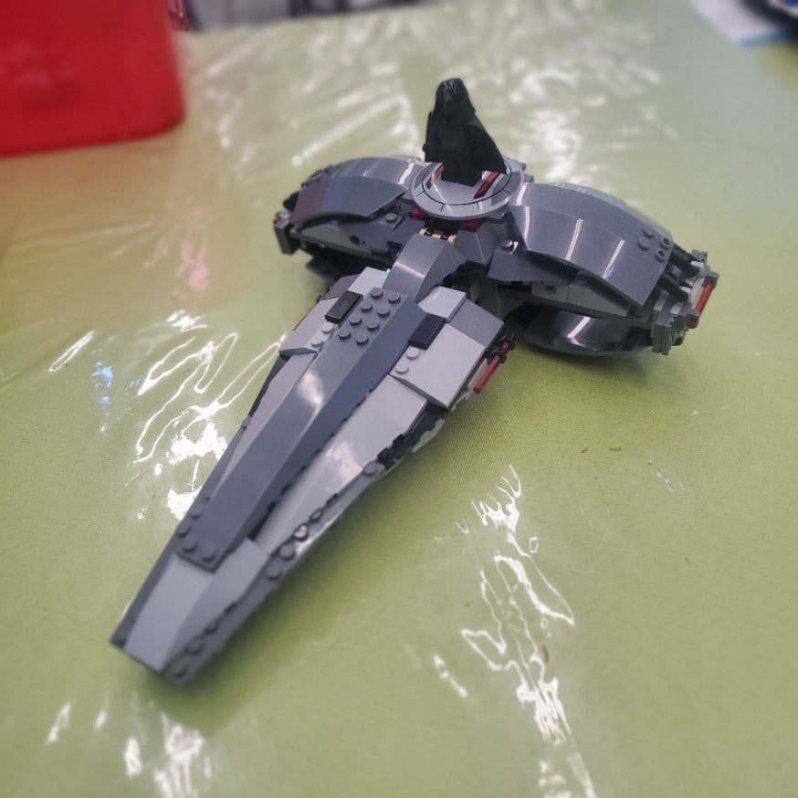 7663 Sith Infiltrator (Retired) (Previously Owned)