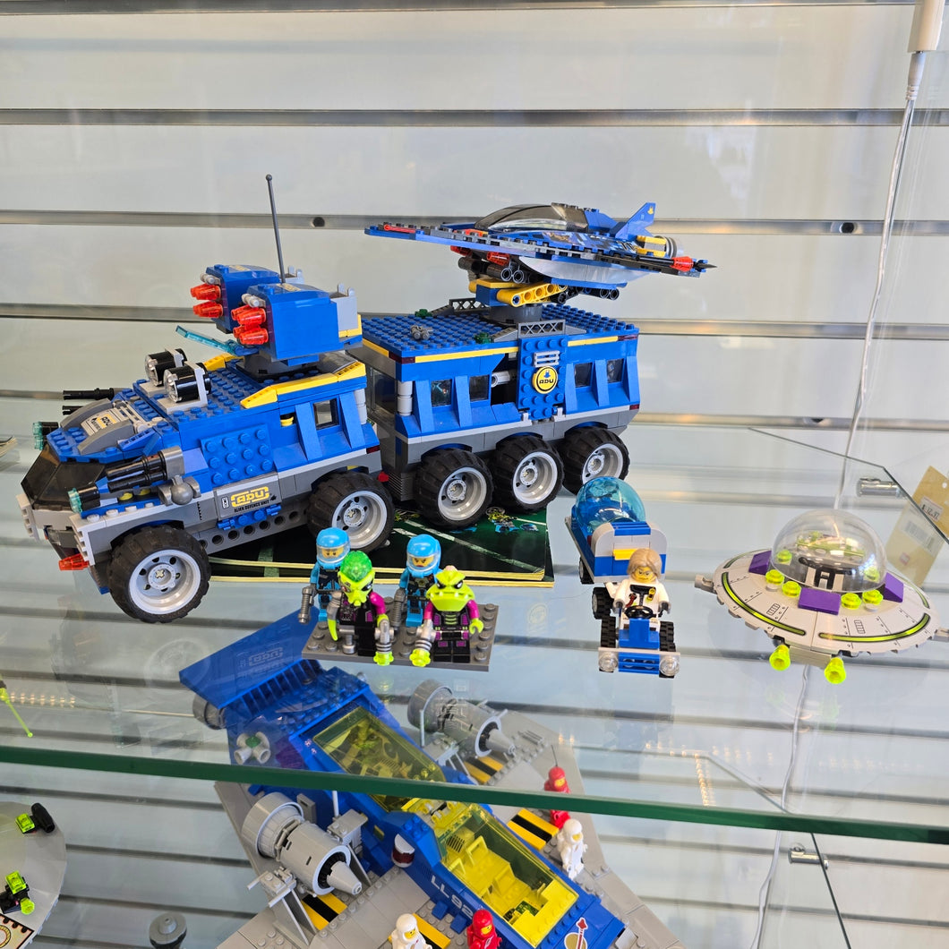 7066 Earth Defense HQ (Retired) (Previously Owned)