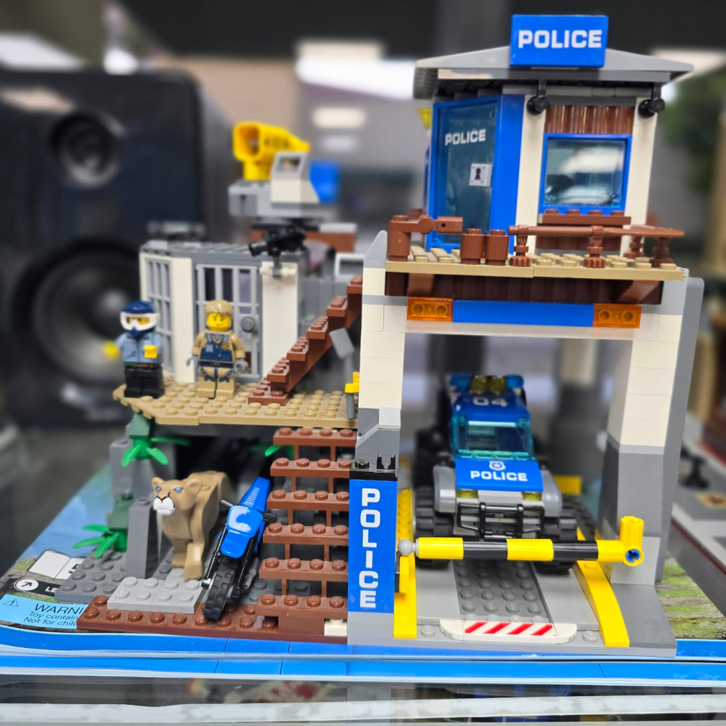 Lego Minifigures Lego 60174 Mountain Police Headquarters 60174