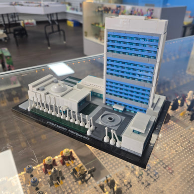 21018 Architecture United Nations Headquarters (Retired) (Previously Owned)
