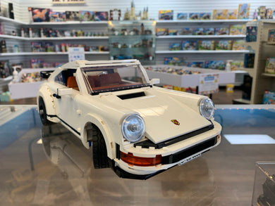 10295 Porsche 911 (Previously Owned)