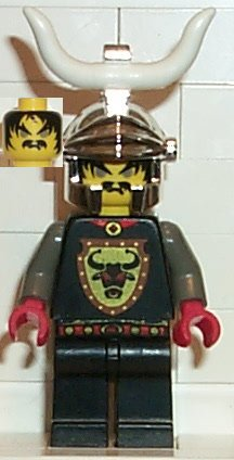 CAS046cm Knights Kingdom I - Cedric the Bull (Robber Chief), Chrome Silver Dragon Helmet