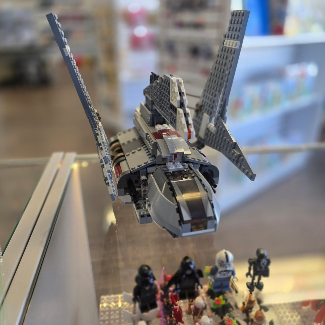 8096 Emperor Palpatine's Shuttle (Retired) (Previously Owned)
