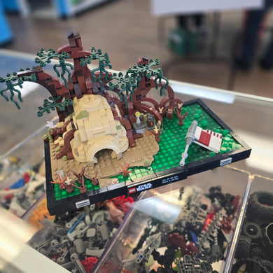 75330 Dagobah Jedi Training Diorama (Previously Owned)