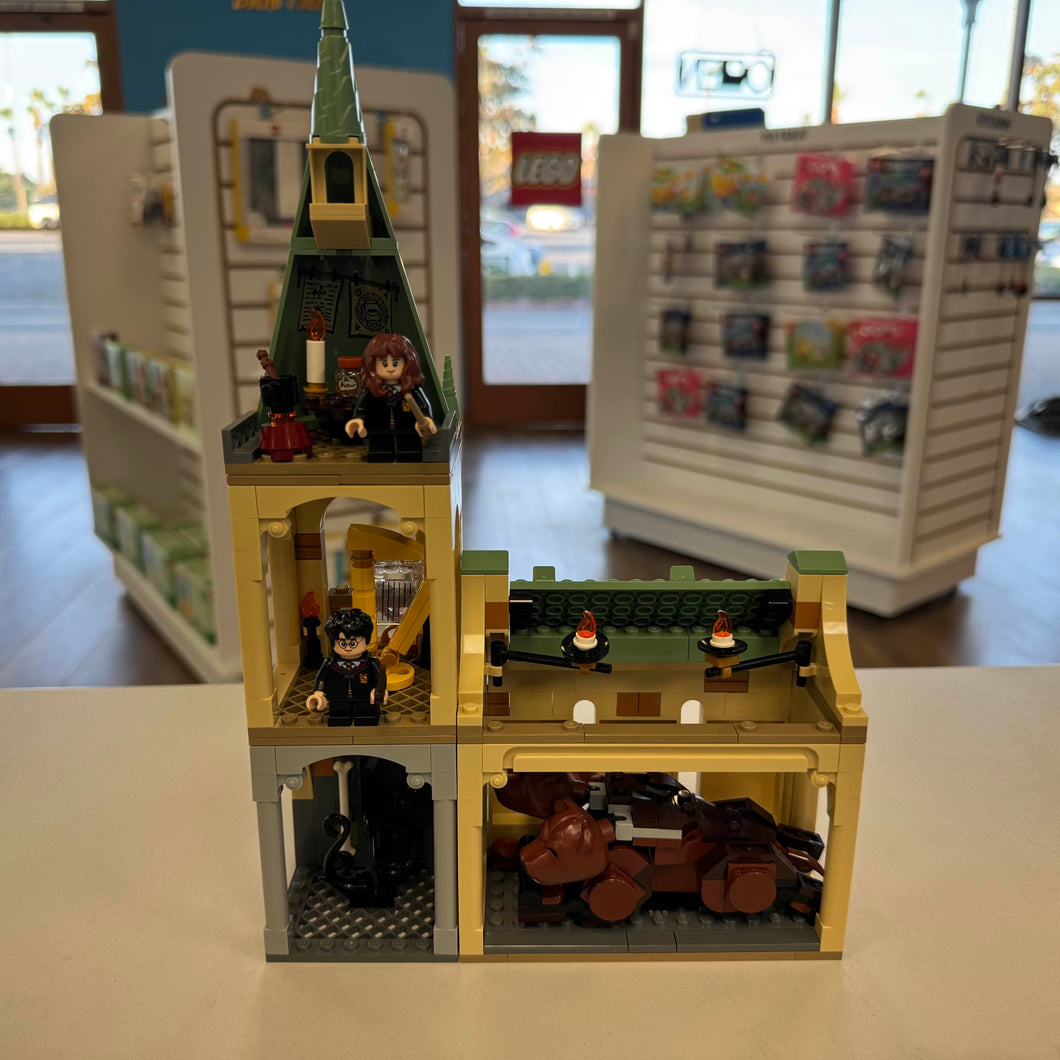 76387 Hogwarts: Fluffy Encounter (Previously Owned) (Retired)