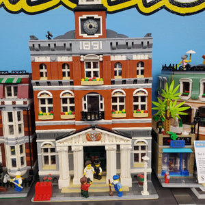 10224 LEGO Creator: Town Hall (Retired) (Previously Owned