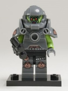 col09-11 Alien Avenger, Series 9