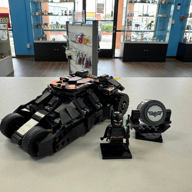 76303 Batman™ Tumbler vs. Two-Face™ & The Joke (Previously Owned)