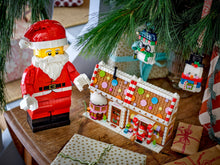 40820 Up-Scaled Santa Minifigure