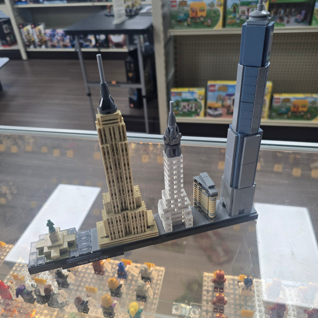 21028 Architecture New York (Previously Owned)