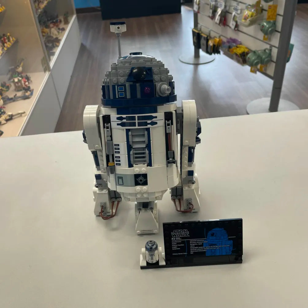 75379 R2-D2™ (Previously Owned)