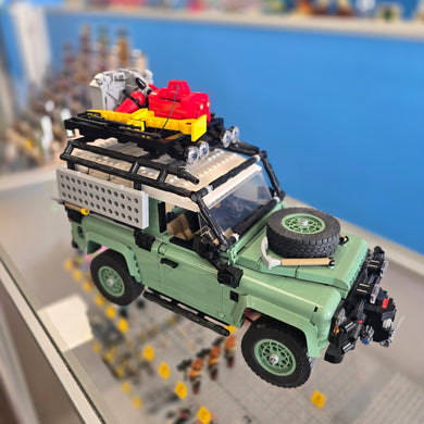 10317 Land Rover Classic Defender 90 (Previously Owned)