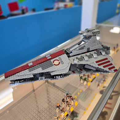 8039 Star Wars Venator-Class Republic Attack Cruiser (Retired) (Previously Owned)