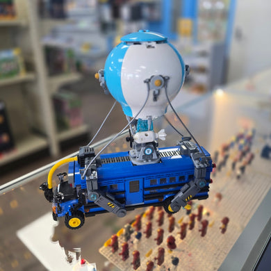 77073 Battle Bus (Previously Owned)