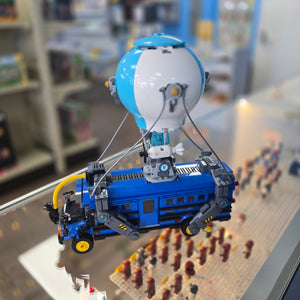 77073 Battle Bus (Previously Owned)