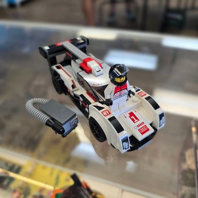 75872 Audi R18 e-tron quattro (Retired) (Previously Owned)