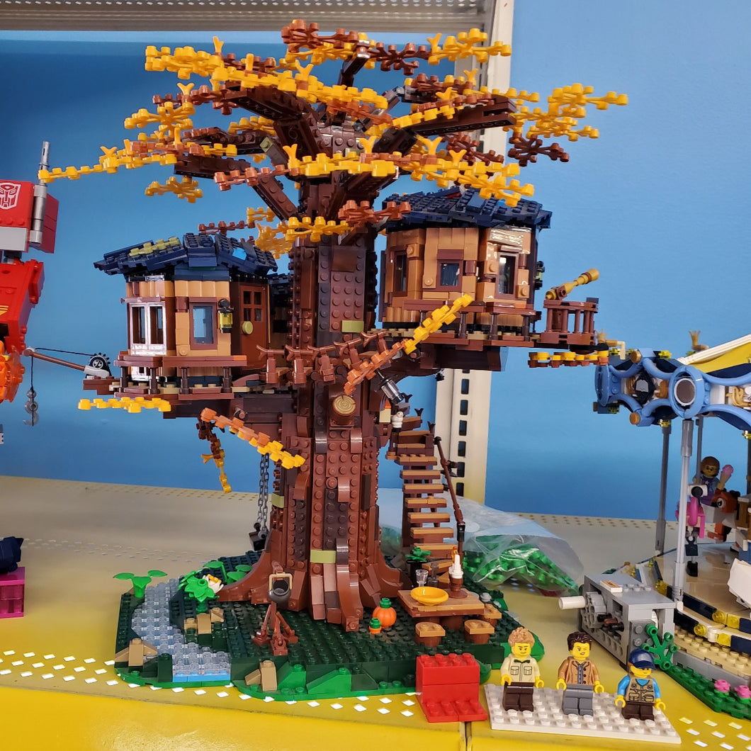 21318 Ideas Tree House (Previously Owned)