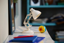 21357 Disney Pixar Luxo Jr.