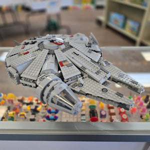 7965 LEGO Star Wars: Millennium Falcon (Retired) (Previously Owned)
