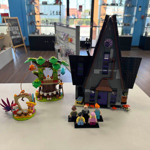 75583 Minions and Gru's Family Mansion (Previously Owned)