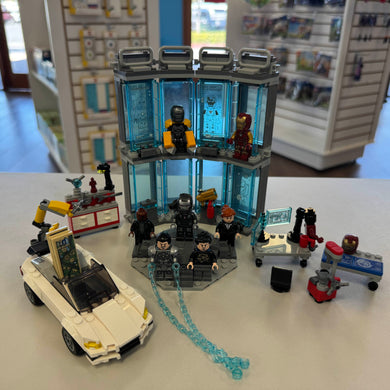 76216 Iron Man Armoury (Previously Owned)