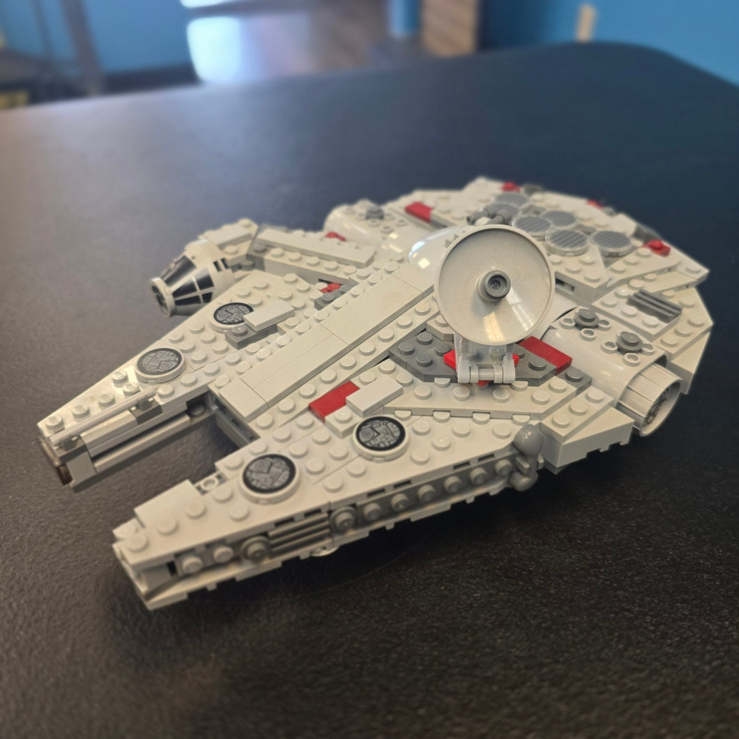 7778 Midi-Scale Millennium Falcon (Retired) (Previously Owned)