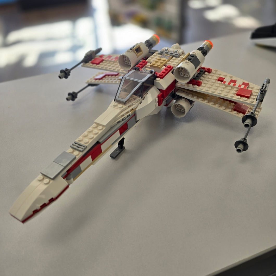 6212 X-wing Fighter (Retired) (Previously Owned)