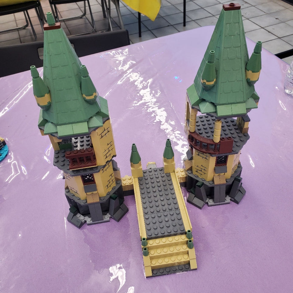 4867 LEGO Harry Potter: Hogwarts (Retired) (Previously Owned)
