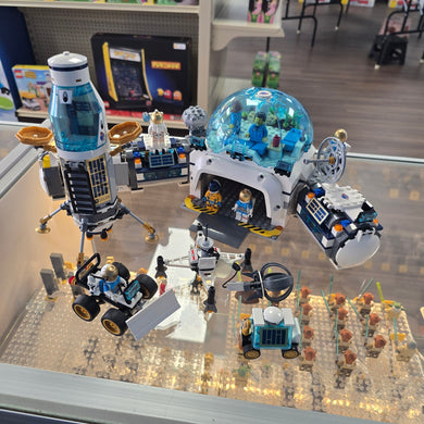 60350 Lunar Research Base (Retired) (Previously Owned)