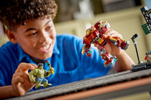 76343 Epic Battle: Hulkbuster vs. The Hulk (Certified Complete)