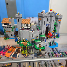 10305 Icons Lion Knight's Castle (Previously Owned)