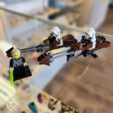 7128 LEGO Speeder Bikes (Retired) (Previously Owned)