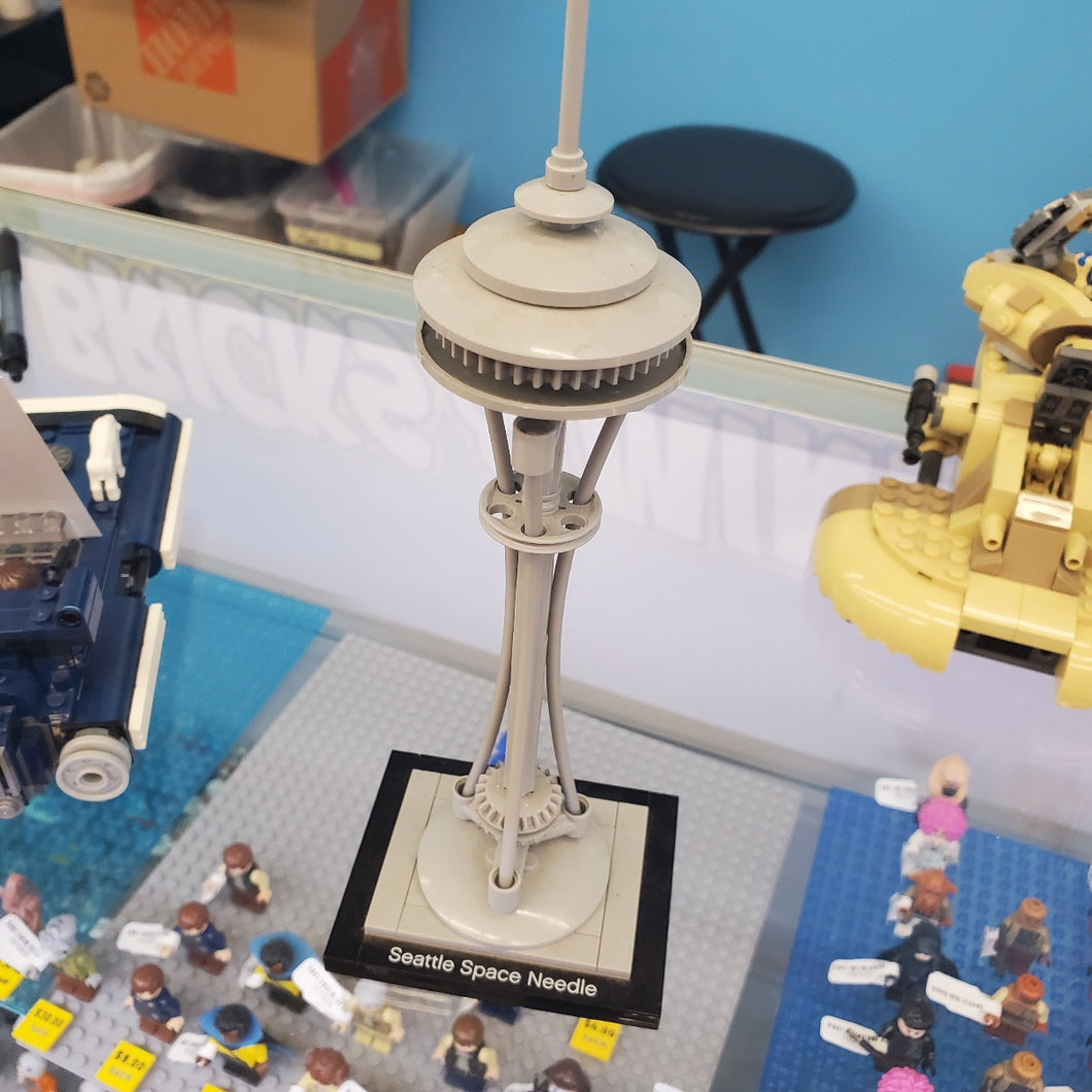 21003 Seattle Space Needle (Retired) (Previously Owned) – Bricks