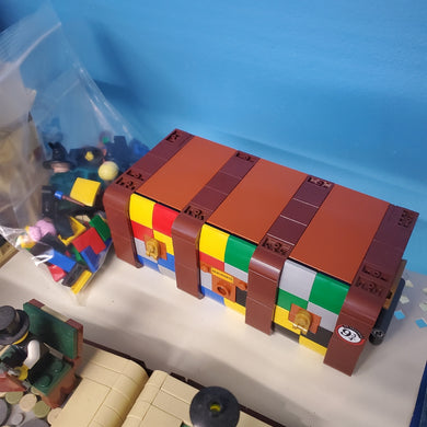76399 Hogwarts Magical Trunk (Previously Owned)