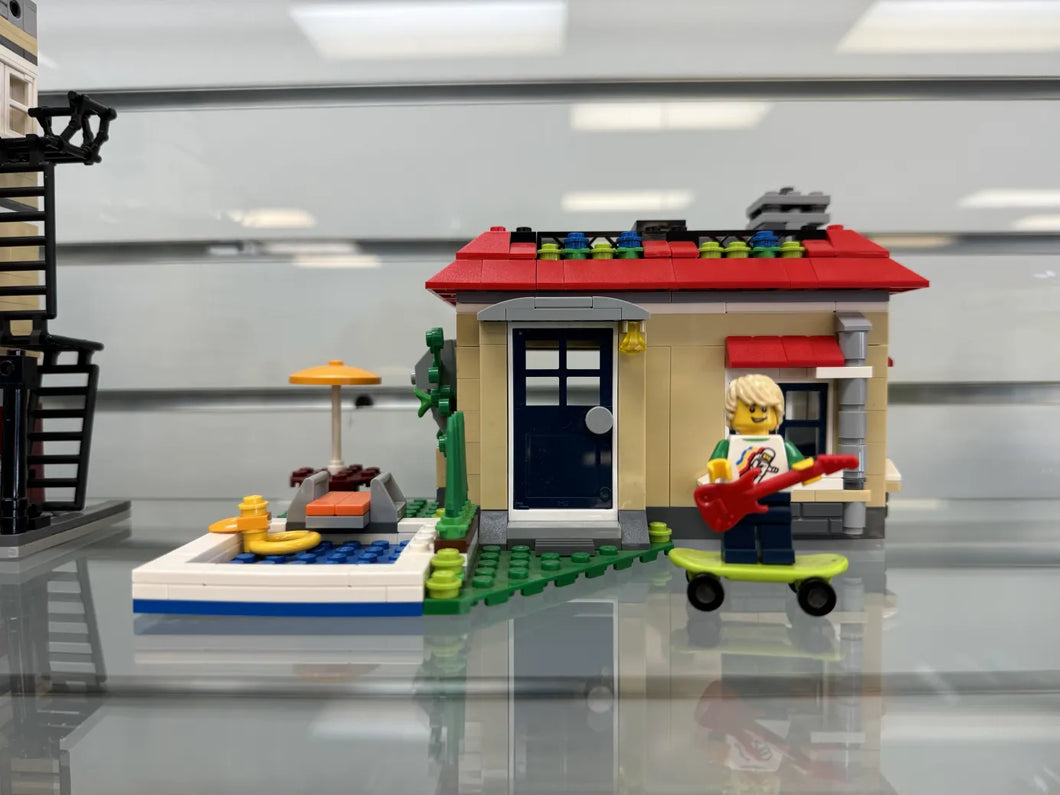 31067 Modular Poolside Holiday (Previously Owned)