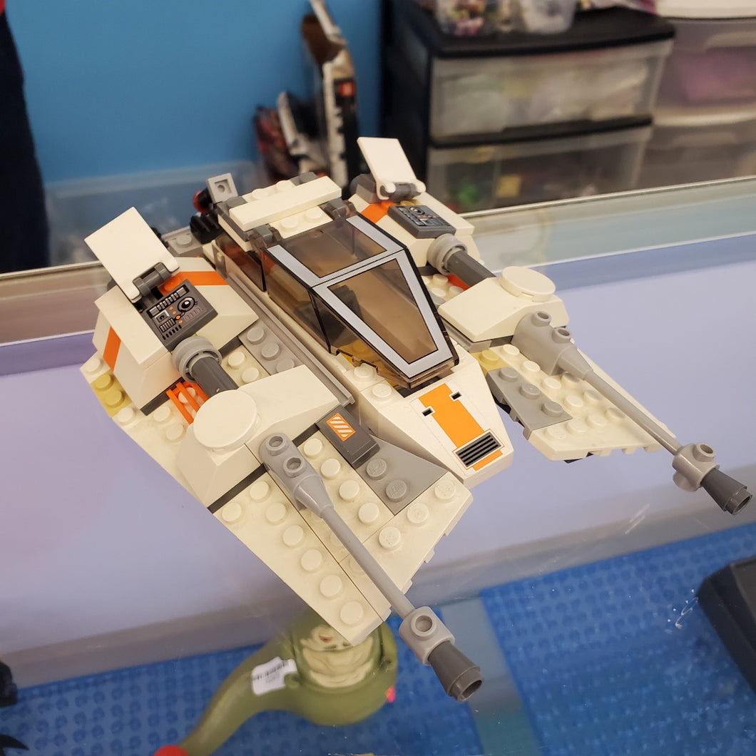 8089 Wampa Cave - Snowspeeder Only (Retired) (Previously Owned)