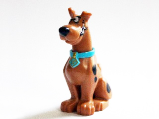 20690pb01c02 Dog, Great Dane Scooby-Doo Sitting with Chattering Teeth Pattern