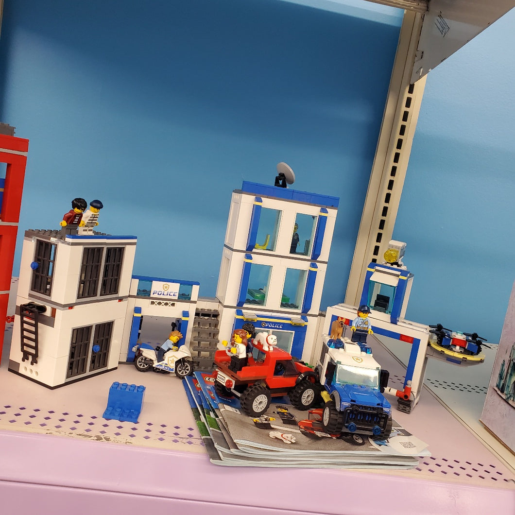 60246 Police Station (Retired) (Previously Owned)