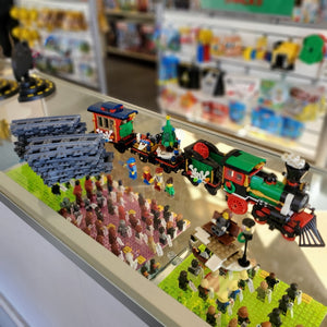 10254 LEGO Winter Holiday Train (Retired) (Previously Owned)