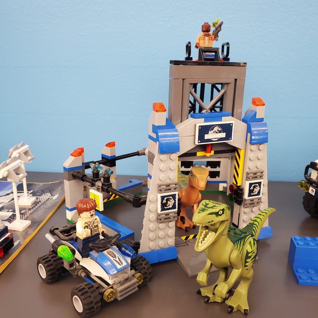 Syd Ombord legetøj 75920 Jurassic World Raptor Escape (Previously Owned) (Retired) – Bricks  and Minifigs Ontario