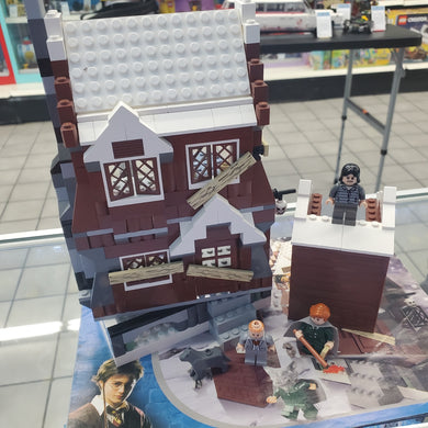 4756 Shrieking Shack (Retired) (Previously Owned)