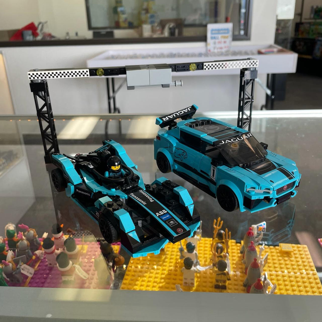 76898 Formula E Panasonic Jaguar Racing GEN2 Car & Jaguar I-PACE eTROPHY (Previously Owned) (Retired)