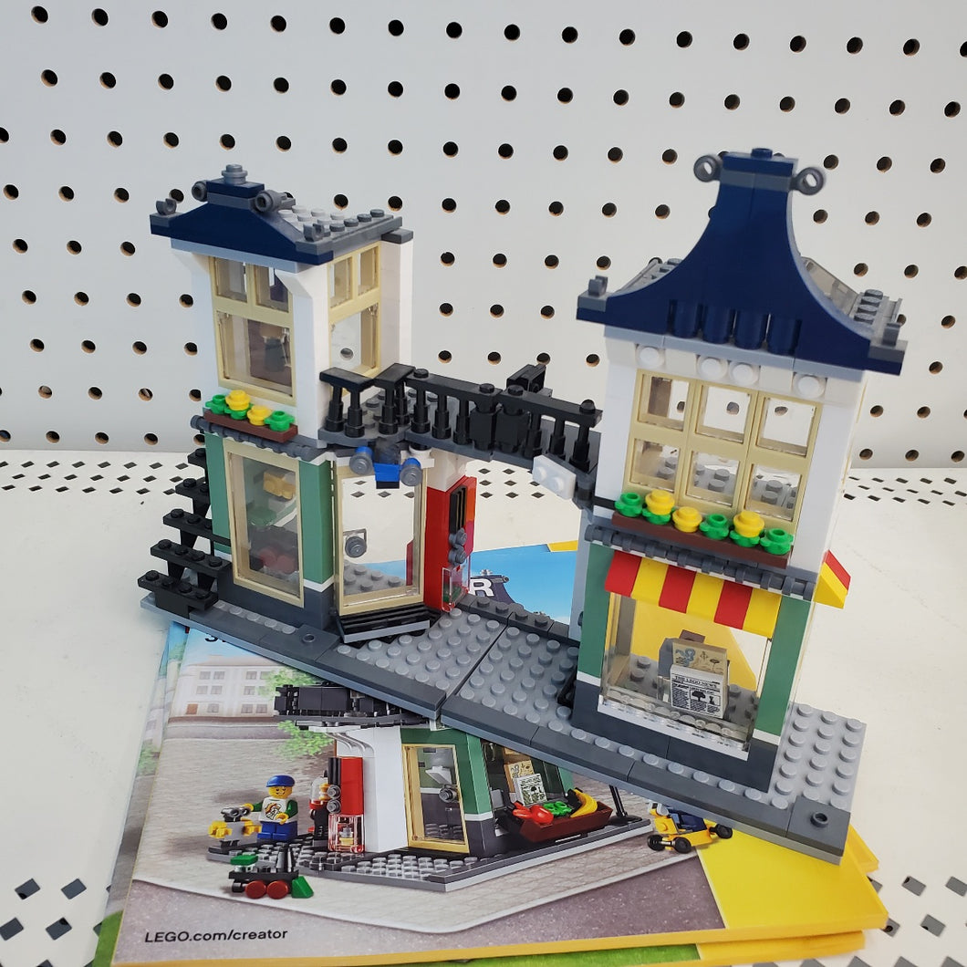 31036 Toy & Grocery Shop (Retired) (Previously Owned)